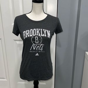 Adidas Brooklyn Nets T shirt size M